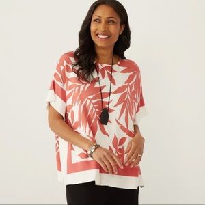 Nwt WYNNE LAYERS printed sweater knit poncho top, geranium